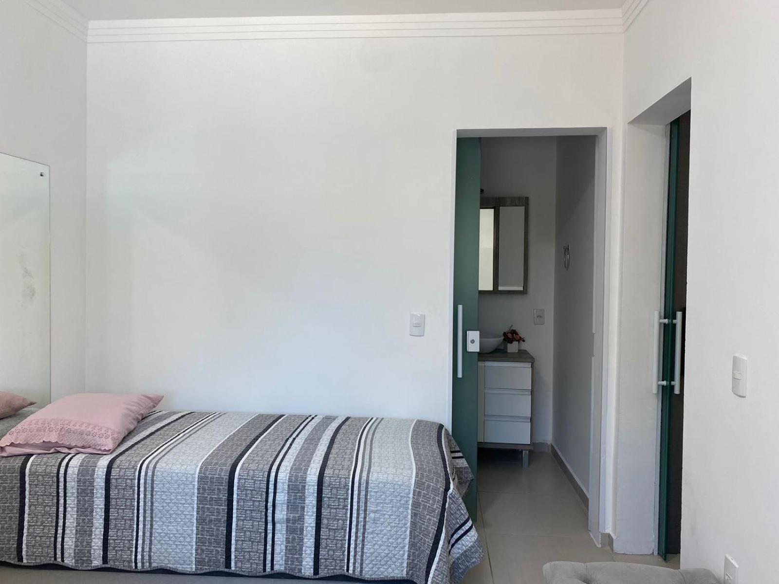 فيلا Residencial Com Piscina Possui Jacuzzi Aquecida Com Hidromassagem بومبينهاس المظهر الخارجي الصورة