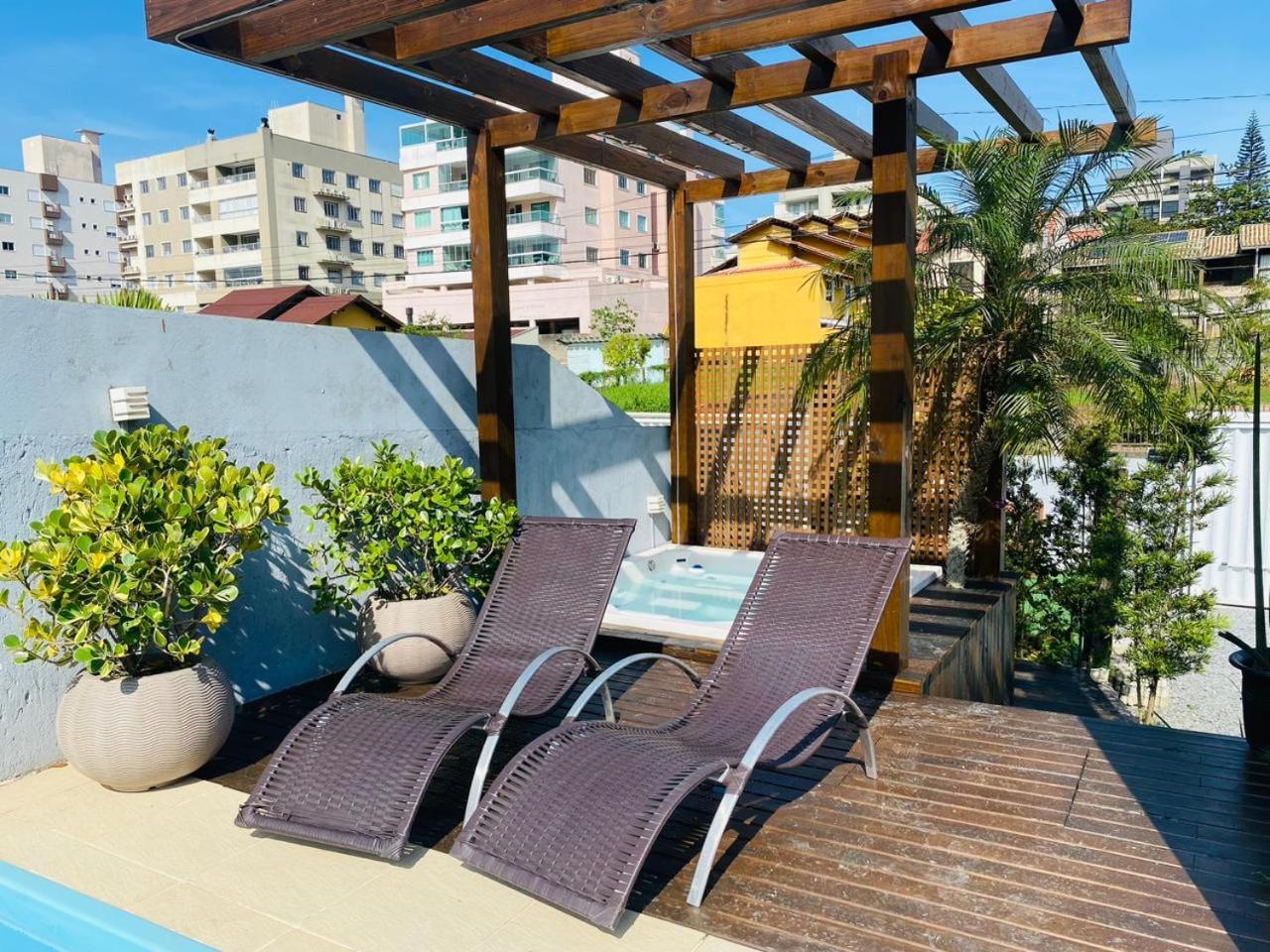 فيلا Residencial Com Piscina Possui Jacuzzi Aquecida Com Hidromassagem بومبينهاس المظهر الخارجي الصورة