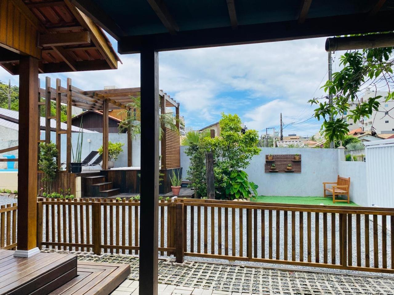 فيلا Residencial Com Piscina Possui Jacuzzi Aquecida Com Hidromassagem بومبينهاس المظهر الخارجي الصورة