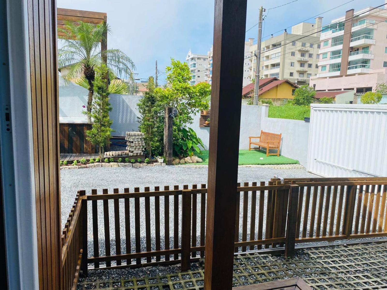 فيلا Residencial Com Piscina Possui Jacuzzi Aquecida Com Hidromassagem بومبينهاس المظهر الخارجي الصورة