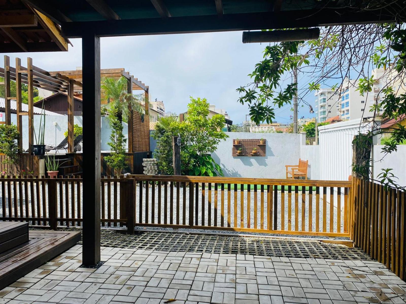 فيلا Residencial Com Piscina Possui Jacuzzi Aquecida Com Hidromassagem بومبينهاس المظهر الخارجي الصورة