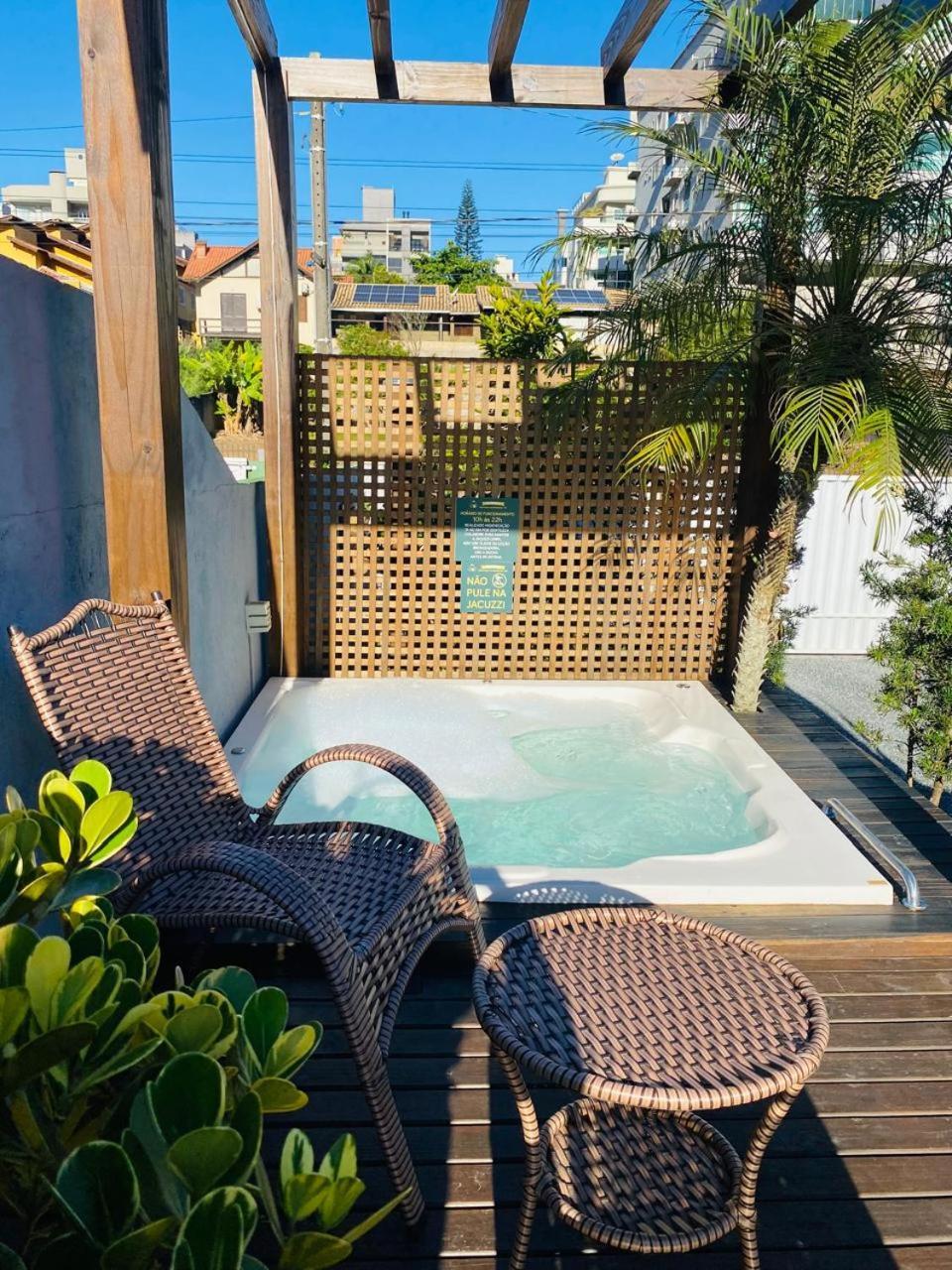 فيلا Residencial Com Piscina Possui Jacuzzi Aquecida Com Hidromassagem بومبينهاس المظهر الخارجي الصورة